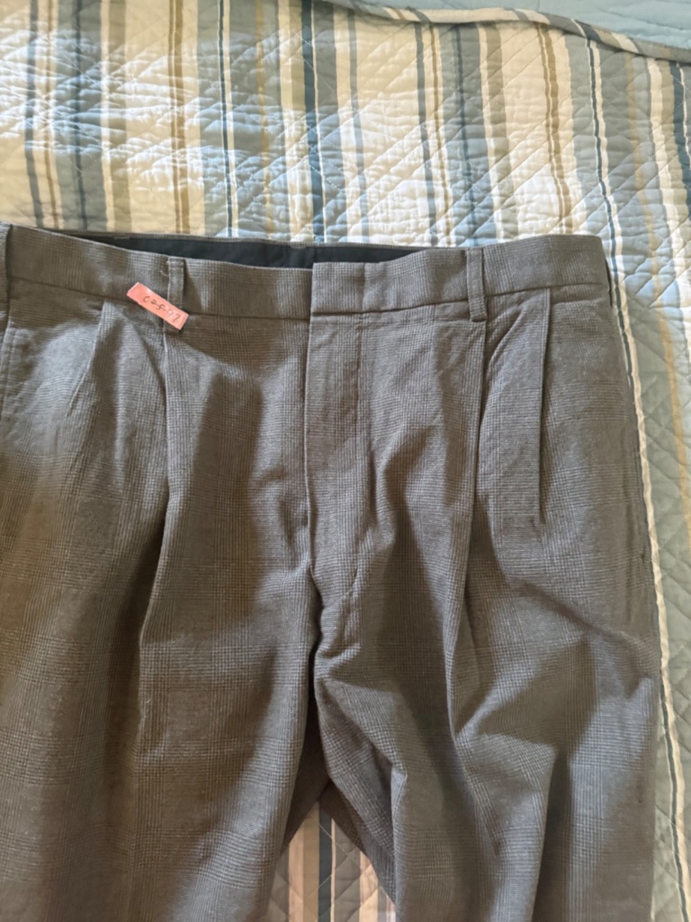 Jos. A. Bank Mens Dress Pants Charcoal Plaid 100% Wool Cuffed Pleated 36x29